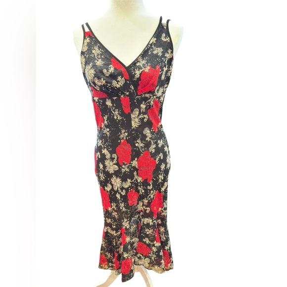 Y2K Valentine rose lace dress. V neck Size M fits 4-6 high low front zip back - Picture 1 of 7
